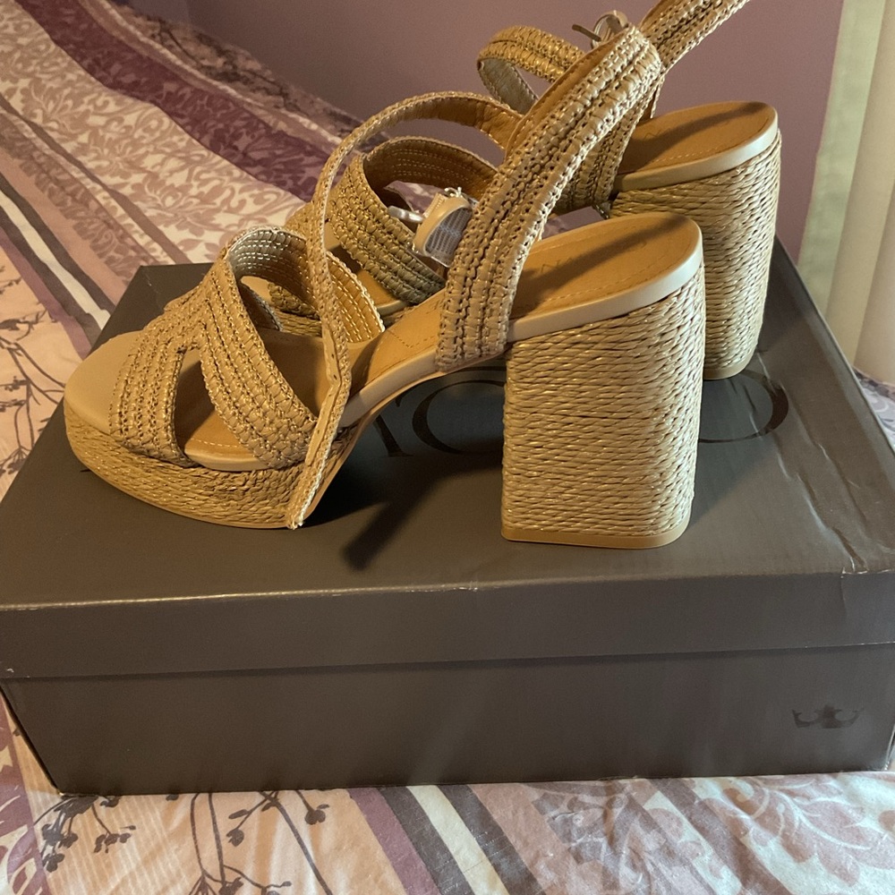 NWOT Woven Platform Sandals in Natural Beige - Picture 3 of 10